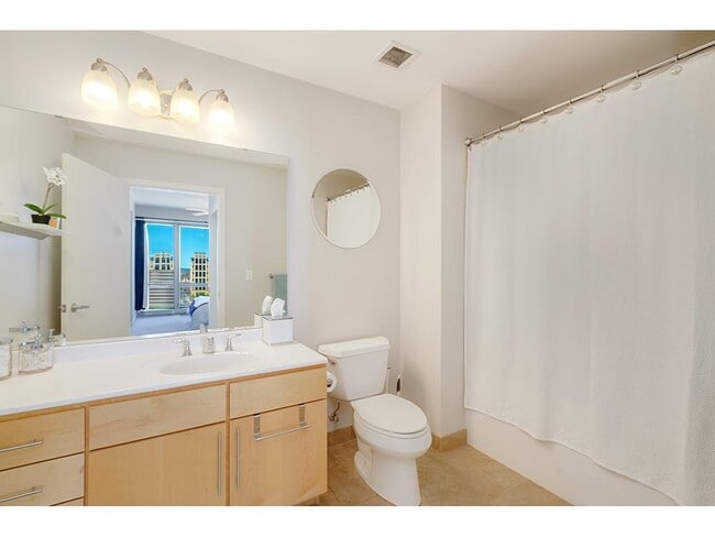 Building Photo - 929 Portland Ave