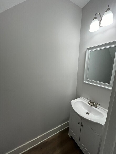Half Bathroom - 1042 McLain Rd