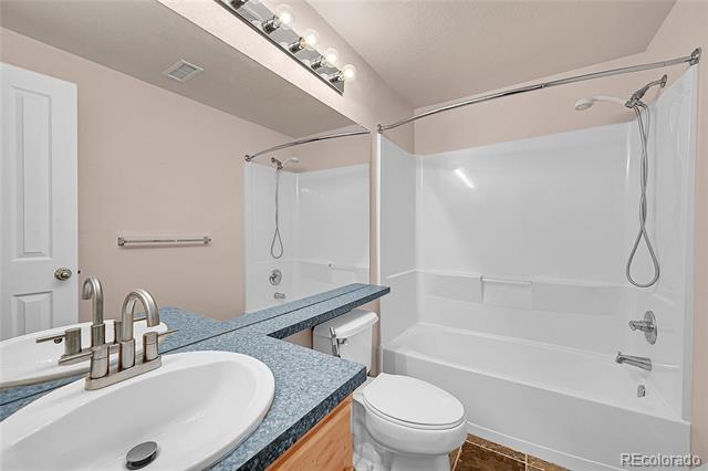 Building Photo - 3616 Oakwood Dr