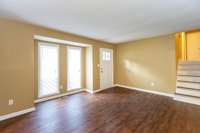 Building Photo - Pet-Friendly 3BR with Bonus Room, Deck & G...