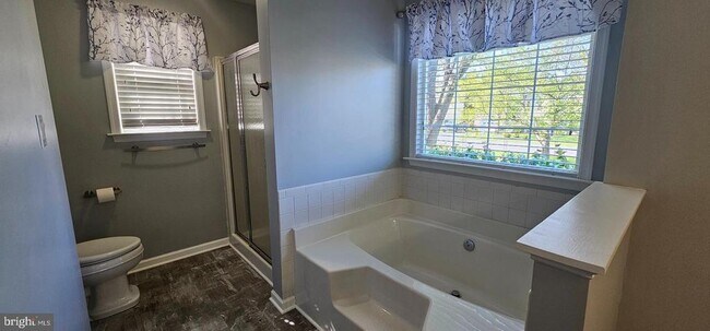 Building Photo - 208 Senseny Glen Dr