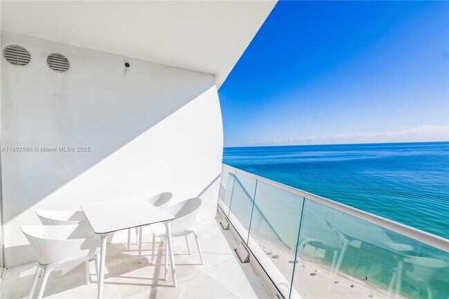 Building Photo - 16901 Collins Ave
