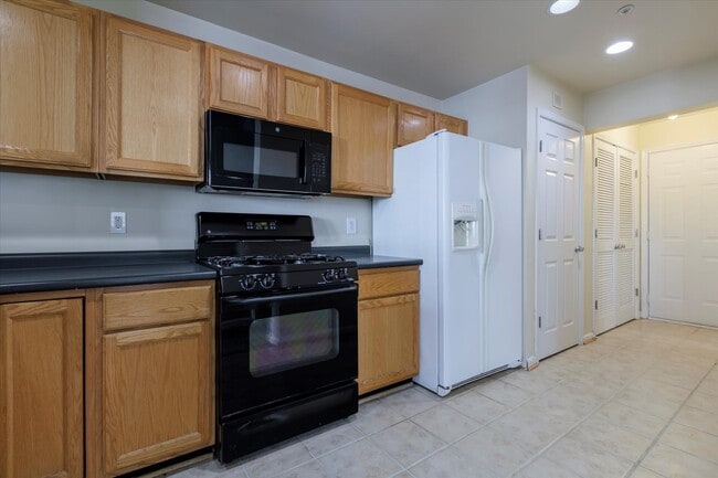 Building Photo - 6601 Netties Ln