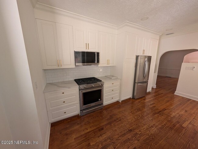 Building Photo - 1429 Azalea Dr