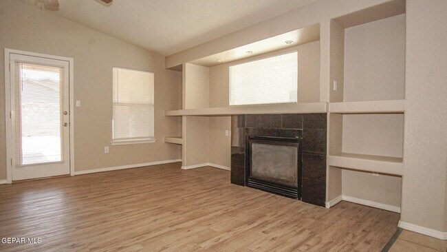 Building Photo - 12841 Tierra Ayala Dr