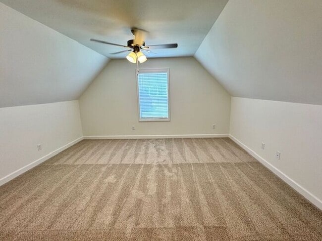 Building Photo - Move In Special! Conditions Apply. Now Lea...