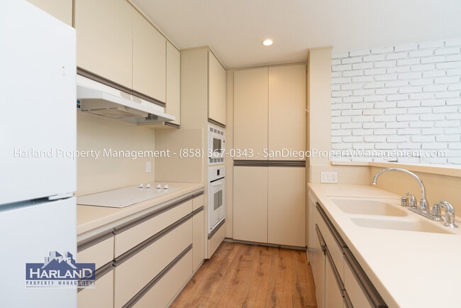 Building Photo - 2401 Sagebrush Ct
