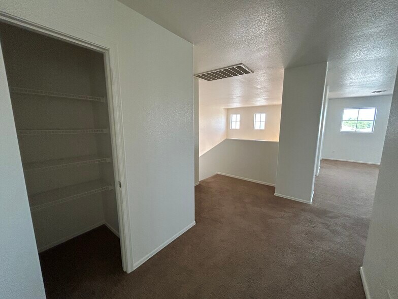 Building Photo - 7399 W Solano Dr S