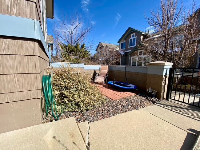 Building Photo - 111 Rowena Pl