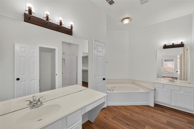 Building Photo - 7008 Jasper Dr