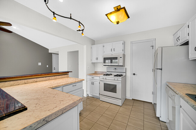 Building Photo - 610 Berkley Ct