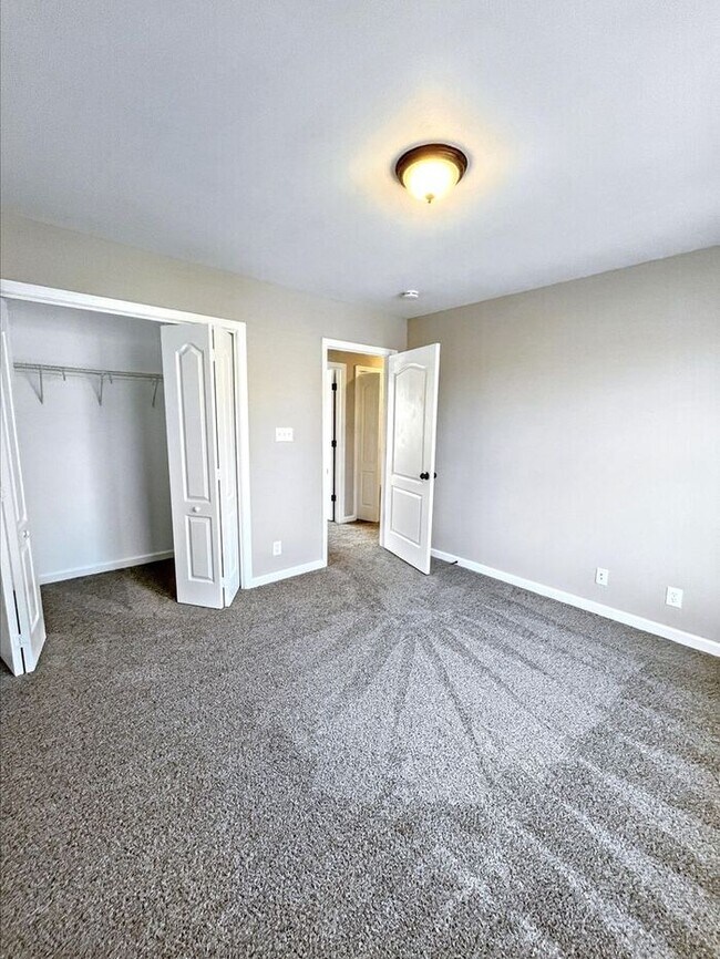 Building Photo - Beautiful 3-Bedroom Home with Modern Comfo...