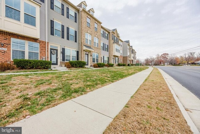 Building Photo - 43831 Stubble Cor Sq