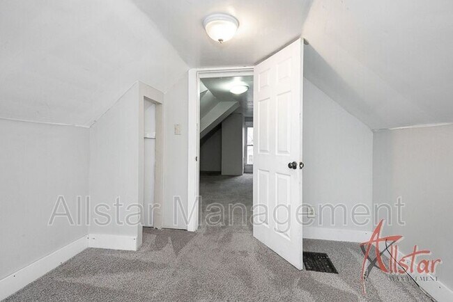 Building Photo - 2045 W 89th St