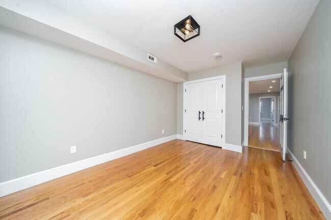 Building Photo - 381 1st St
