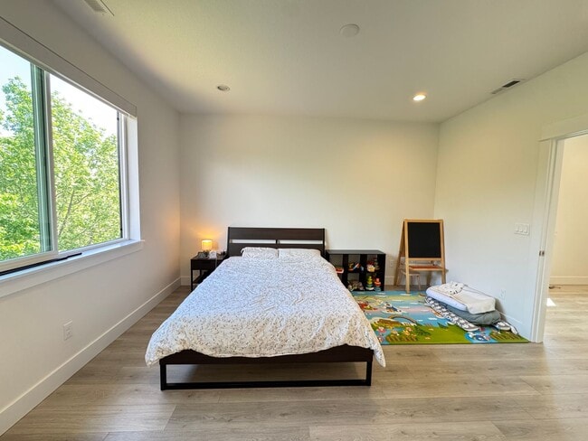 Building Photo - Modern and Immaculate 4-Bedroom Bethany Home with Designer Finishes and Fenced Yard