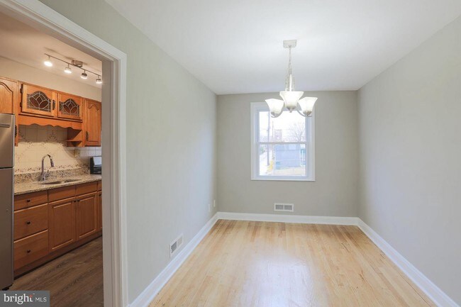 Building Photo - 3743 Bonview Ave
