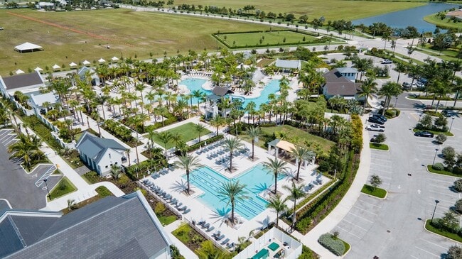 Building Photo - 16181 Oakview Dr