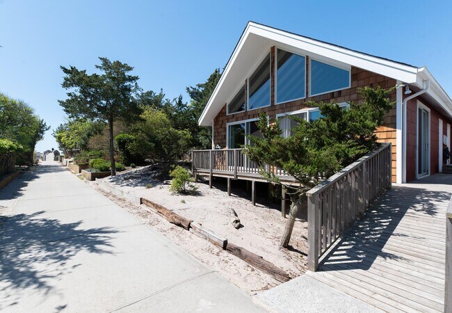 Building Photo - 66 Bungalow Ln