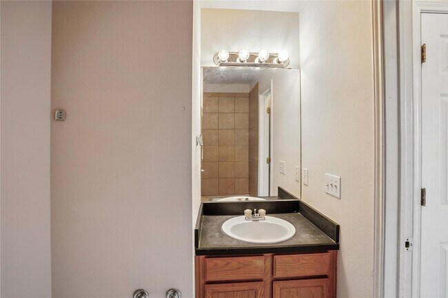 Building Photo - 8007 Ederville Cir
