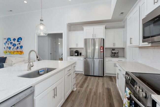 Building Photo - 107 E Barred Owl Dr