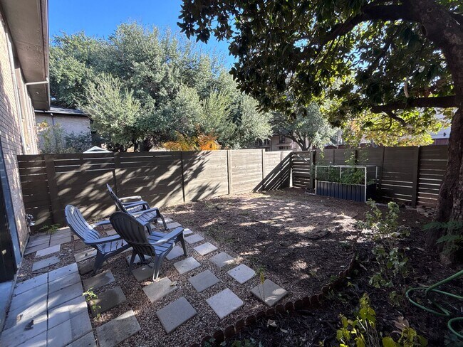 Building Photo - 108-W Eden at Avondale