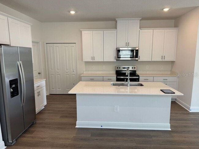 Building Photo - 2249 Hen Rd