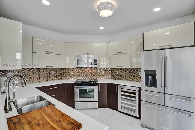 Building Photo - 1007 NW 99th Ct