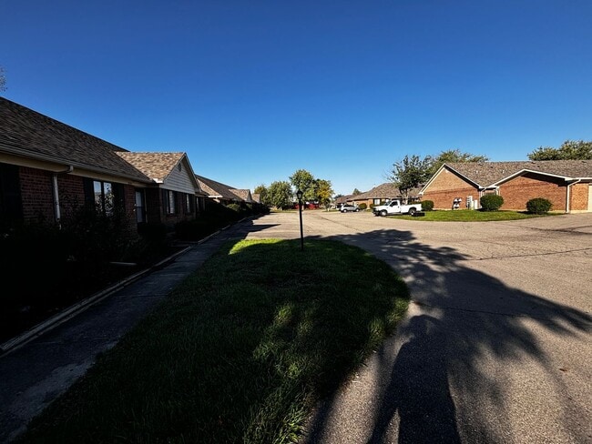Building Photo - Cozy Butler Township Home with 2-Car Carpo...
