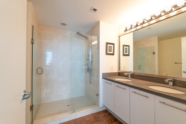 Building Photo - 90 SW 3rd St