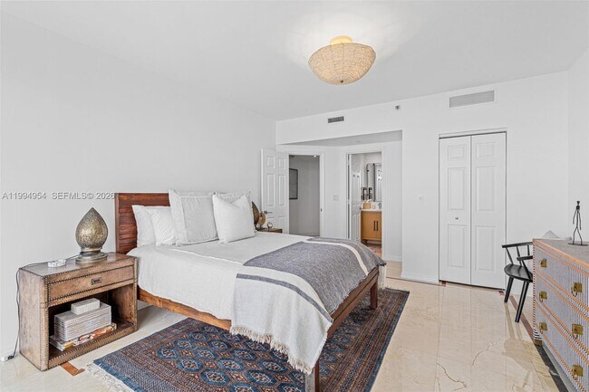 Building Photo - 1643 Brickell Ave