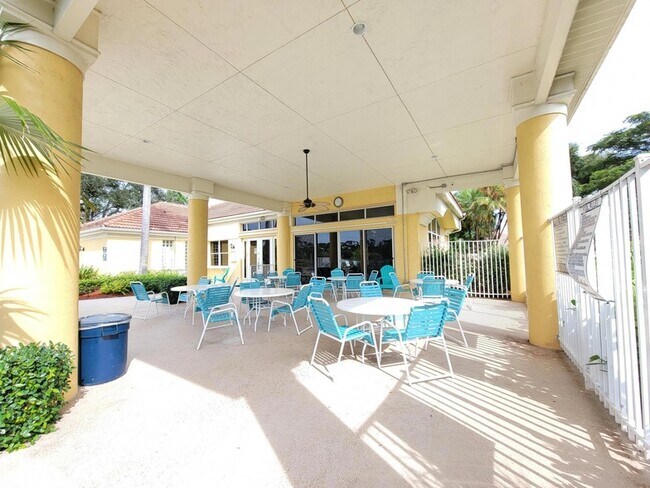 Building Photo - 3041 Casa Rio Ct