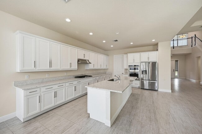 Building Photo - 9334 Crestview Cir