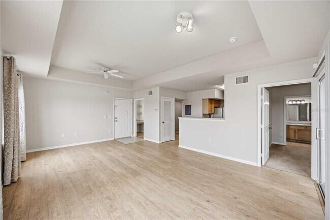 Building Photo - 1025 Villagio Cir