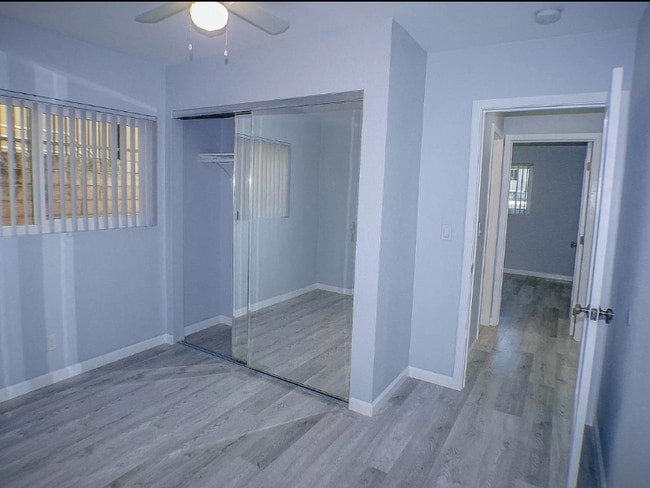 Building Photo - 3931 Riviera Dr