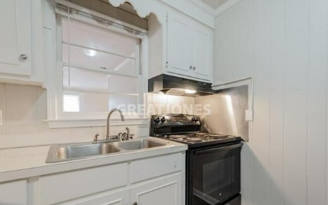 Building Photo - 2246 Garrison St