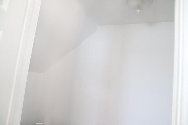 Building Photo - 806 NW 82nd Pl