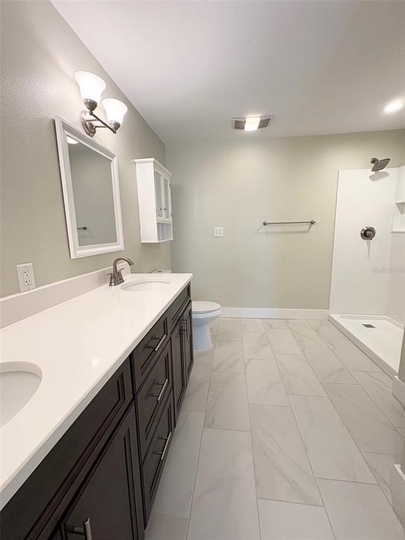 Building Photo - 736 86th Ave N