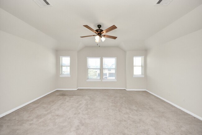Building Photo - 1635 Ryon Falls Dr