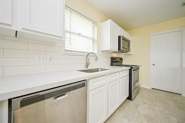 Building Photo - 2207 BrayBend Ln