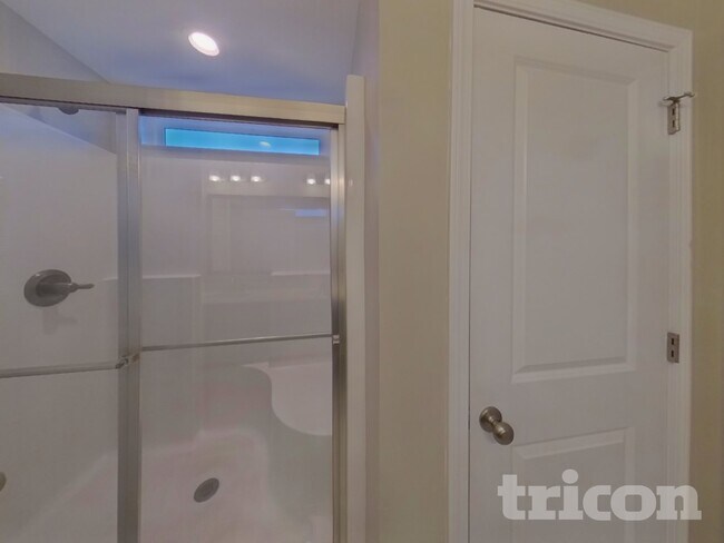 Building Photo - 120 Dunnsmore Dr