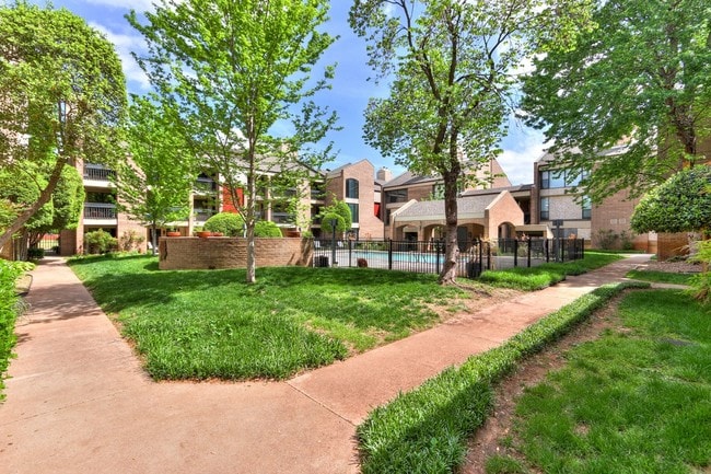 Building Photo - 600 NW 4th St