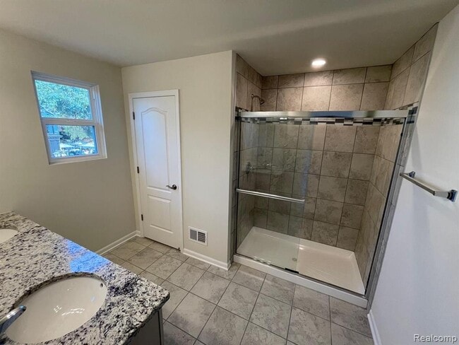 Building Photo - 22470 Woodbridge Ln