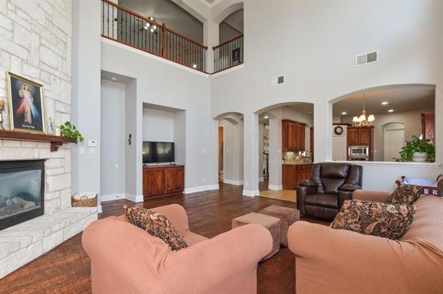 Building Photo - 9750 Candlewood Dr