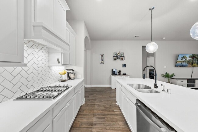 Building Photo - 8136 Tyrell Hgts Rd