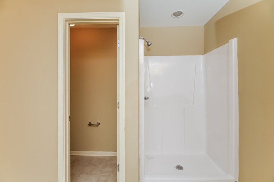 Building Photo - 457 Highland Falls Dr