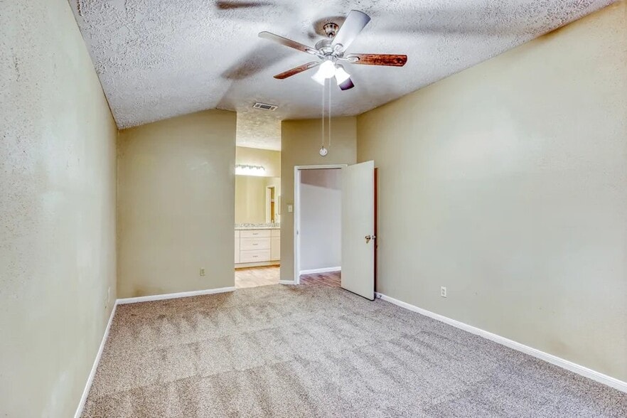 Building Photo - 10579 Twilight Moon Dr