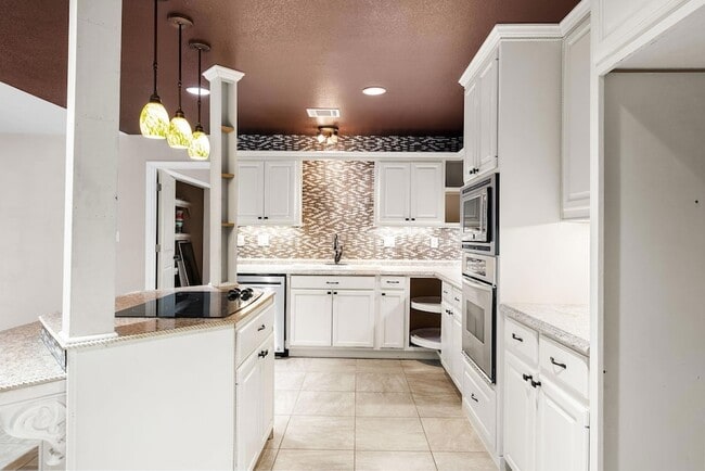 Building Photo - 24369 Bingham Creek Rd