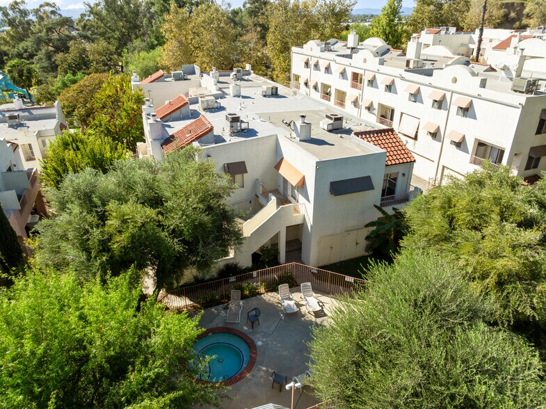 Building Photo - 12411 Osborne St