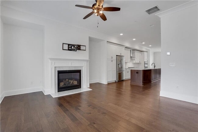 Building Photo - 6651 Sterling Dr
